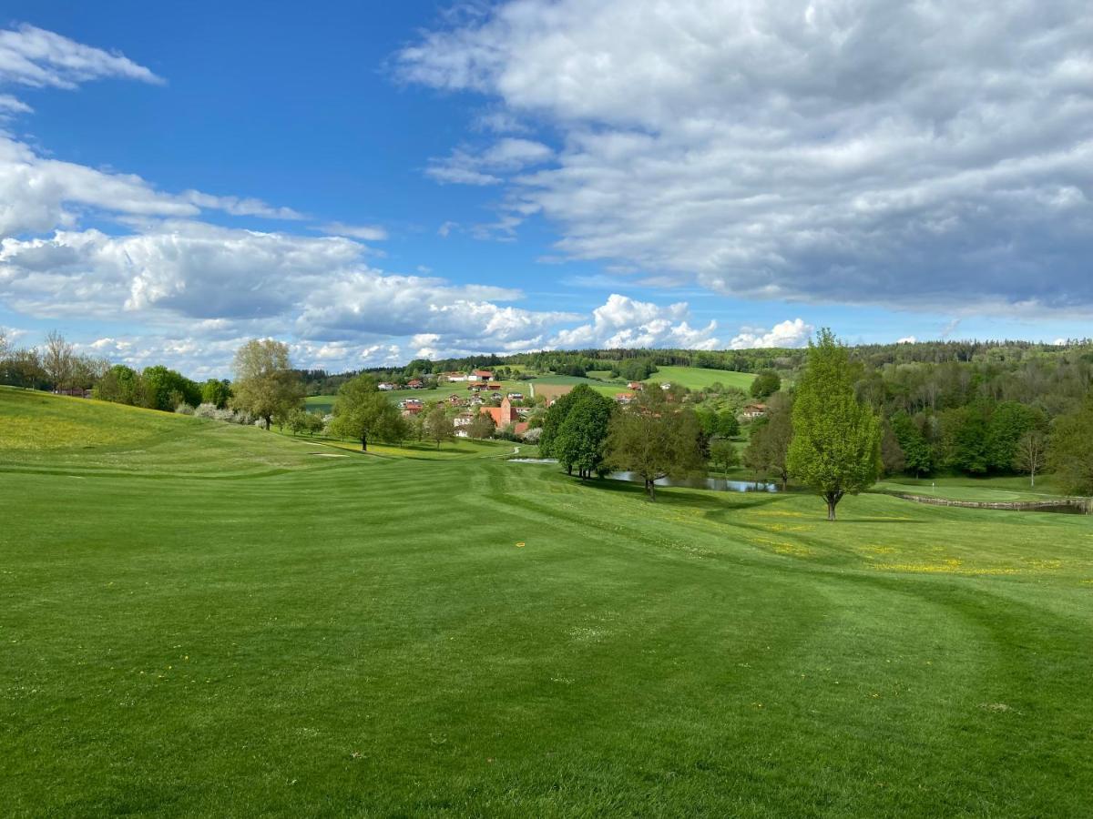באד גריסבאך Golfchalet Uttlau מראה חיצוני תמונה